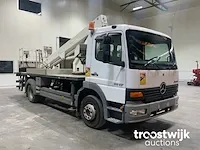 Vrachtwagen met hoogwerker - afbeelding 14 van  20