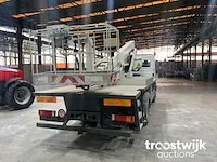 Vrachtwagen met hoogwerker - afbeelding 17 van  20