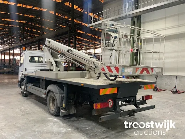 Vrachtwagen met hoogwerker - afbeelding 18 van  20
