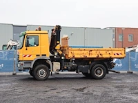 Vrachtwagen met kraan mercedes-benz actros 932.07 diesel 18000kg 2005 - afbeelding 1 van  1
