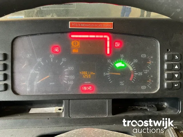 Vrachtwagen met ontstoppingsinstallatie - afbeelding 3 van  4