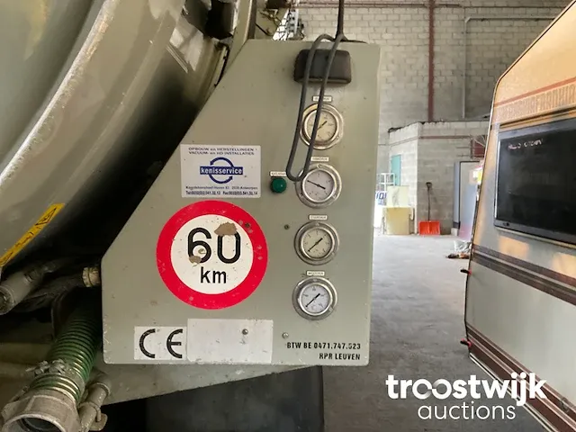 Vrachtwagen met ontstoppingsinstallatie - afbeelding 17 van  19