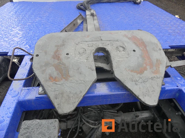 Vrachtwagen om aanhanger iveco 40c17t te trekken - afbeelding 10 van  31