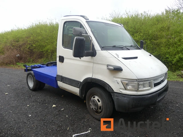 Vrachtwagen om aanhanger iveco 40c17t te trekken - afbeelding 1 van  31