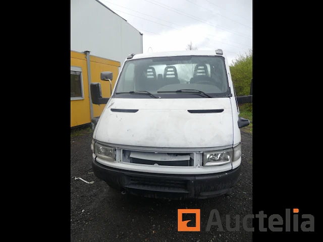Vrachtwagen om aanhanger iveco 40c17t te trekken - afbeelding 16 van  31