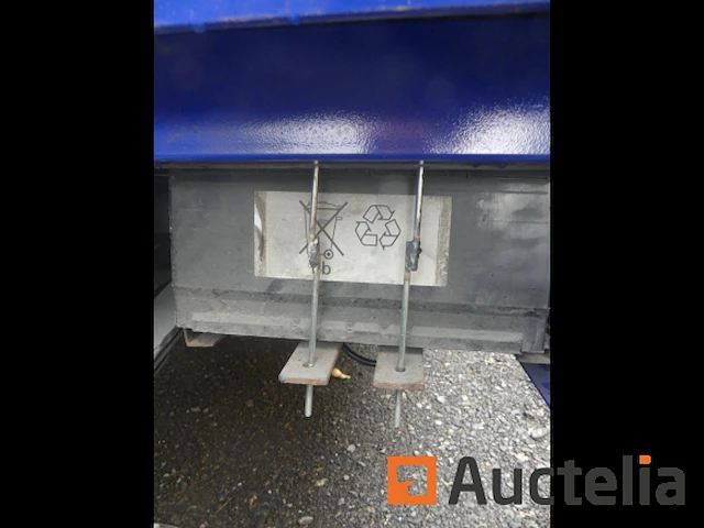 Vrachtwagen om aanhanger iveco 40c17t te trekken - afbeelding 17 van  31