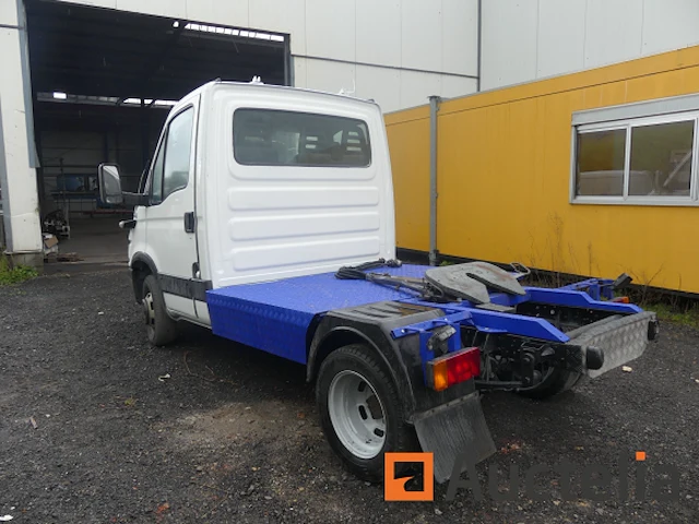 Vrachtwagen om aanhanger iveco 40c17t te trekken - afbeelding 12 van  31