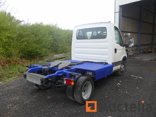Vrachtwagen om aanhanger iveco 40c17t te trekken - afbeelding 23 van  31