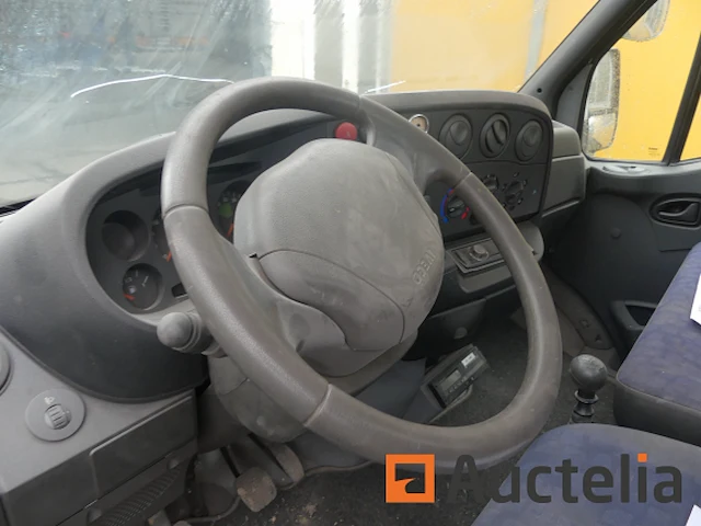 Vrachtwagen om aanhanger iveco 40c17t te trekken - afbeelding 26 van  31