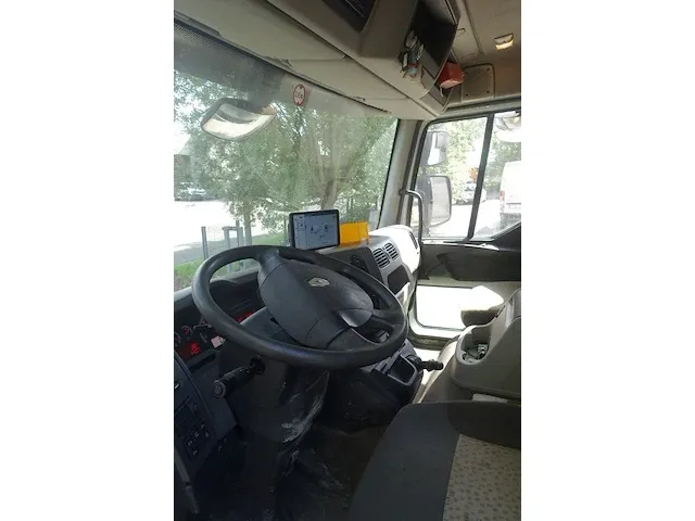 Vrachtwagen renault midlum - afbeelding 11 van  14