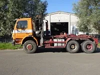 Vrachtwagen scania met autolaadkraan en containersysteem - afbeelding 4 van  14