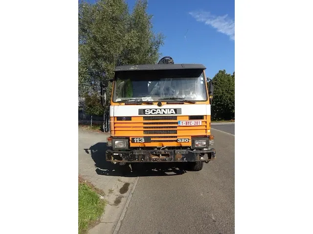 Vrachtwagen scania met autolaadkraan en containersysteem - afbeelding 6 van  14