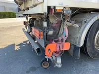 Vrachtwagen straatveger - afbeelding 16 van  28