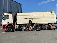 Vrachtwagen straatveger - afbeelding 27 van  28