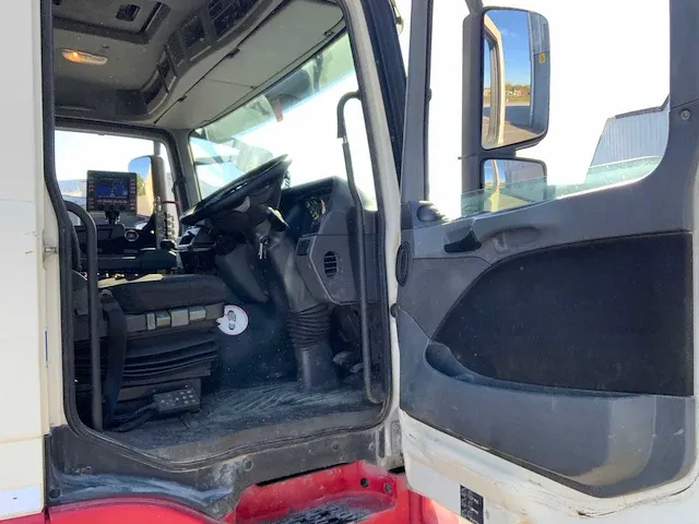 Vrachtwagen straatveger - afbeelding 28 van  28