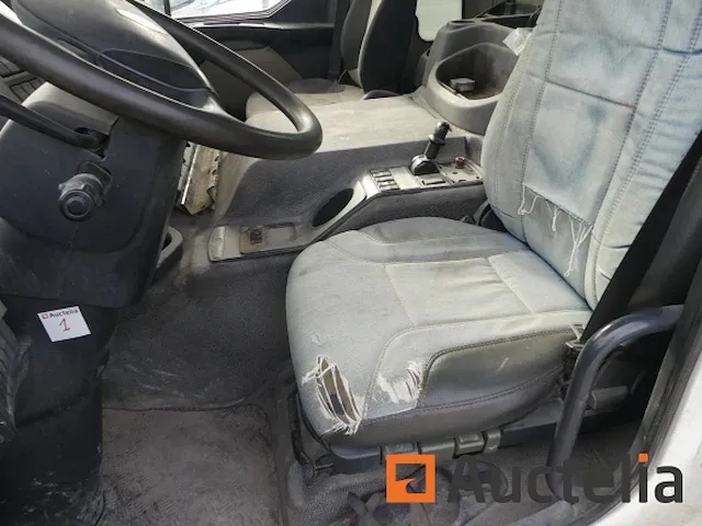 Vrachtwagen tractor renault 370 dxi (te herstellen) - afbeelding 8 van  33