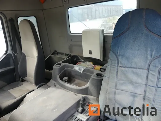 Vrachtwagen tractor renault 370 dxi (te herstellen) - afbeelding 16 van  33