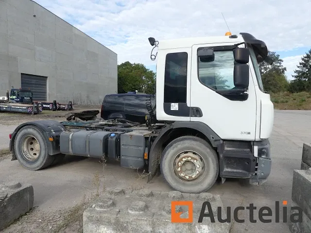Vrachtwagen tractor renault 370 dxi (te herstellen) - afbeelding 28 van  33