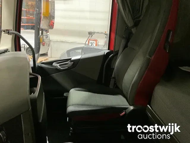 Vrachtwagen trekker - afbeelding 7 van  22