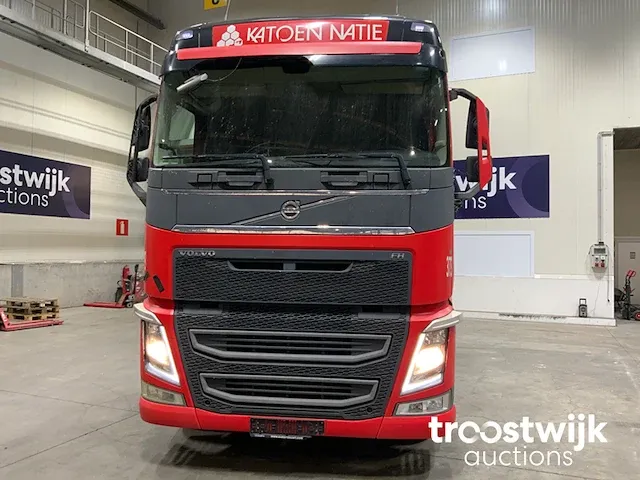 Vrachtwagen trekker - afbeelding 12 van  22