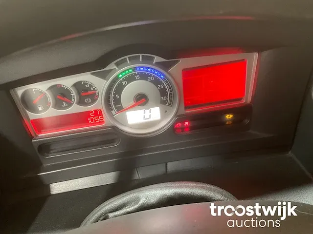 Vrachtwagen trekker - afbeelding 4 van  17