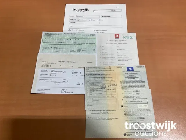 Vrachtwagen trekker - afbeelding 7 van  17