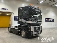 Vrachtwagen trekker - afbeelding 11 van  17