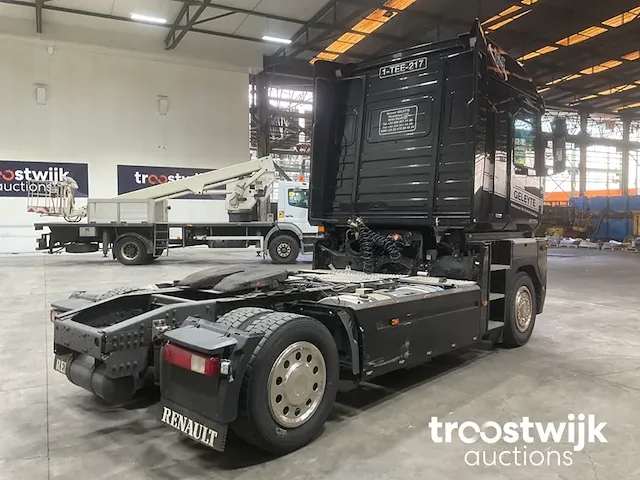 Vrachtwagen trekker - afbeelding 13 van  17