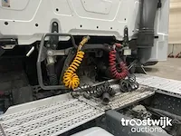 Vrachtwagen trekker - afbeelding 11 van  24