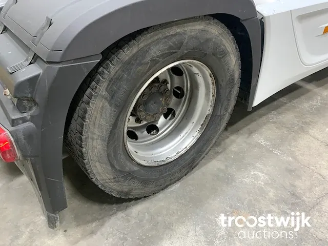 Vrachtwagen trekker - afbeelding 14 van  24