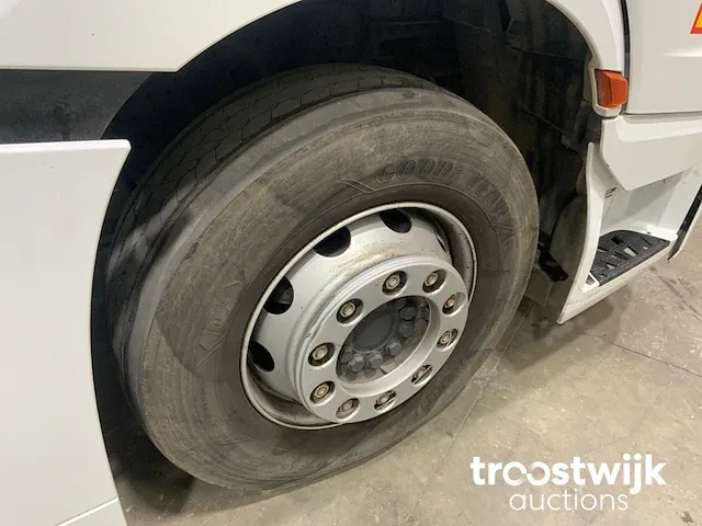 Vrachtwagen trekker - afbeelding 15 van  24