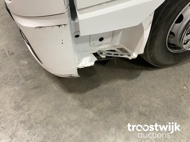 Vrachtwagen trekker - afbeelding 16 van  24