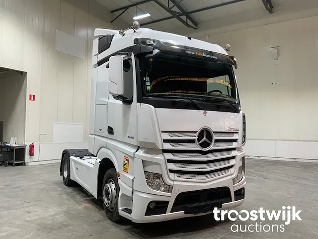 Vrachtwagen trekker - afbeelding 18 van  24