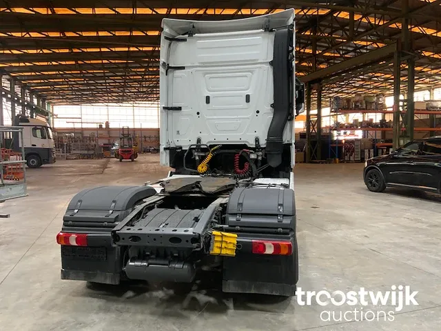 Vrachtwagen trekker - afbeelding 21 van  24