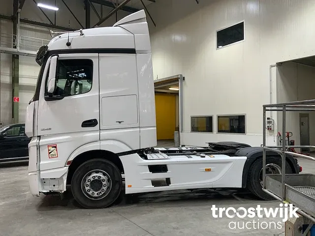 Vrachtwagen trekker - afbeelding 23 van  24