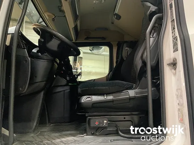 Vrachtwagen trekker - afbeelding 24 van  24