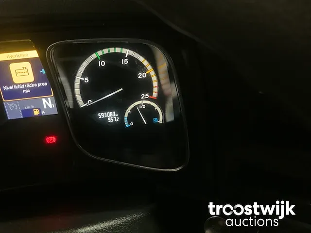 Vrachtwagen trekker - afbeelding 4 van  21