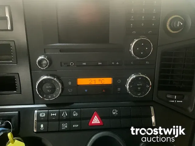 Vrachtwagen trekker - afbeelding 7 van  21
