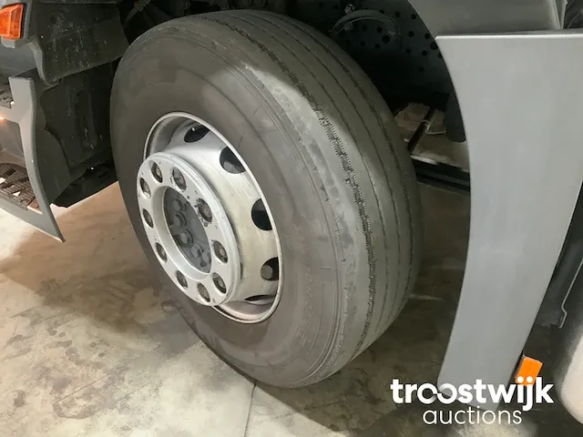 Vrachtwagen trekker - afbeelding 11 van  21