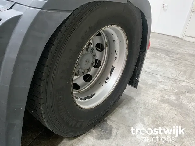 Vrachtwagen trekker - afbeelding 13 van  21