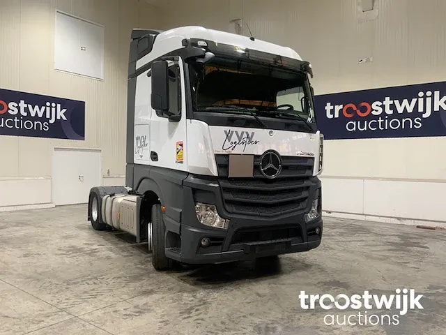 Vrachtwagen trekker - afbeelding 15 van  21