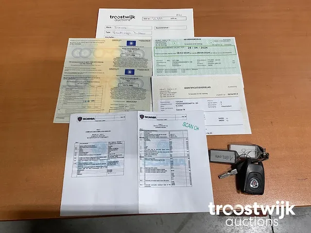 Vrachtwagen trekker - afbeelding 10 van  18