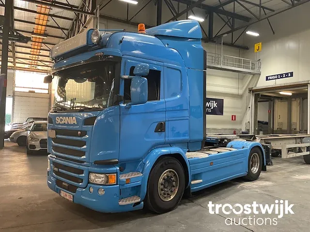Vrachtwagen trekker - afbeelding 1 van  15