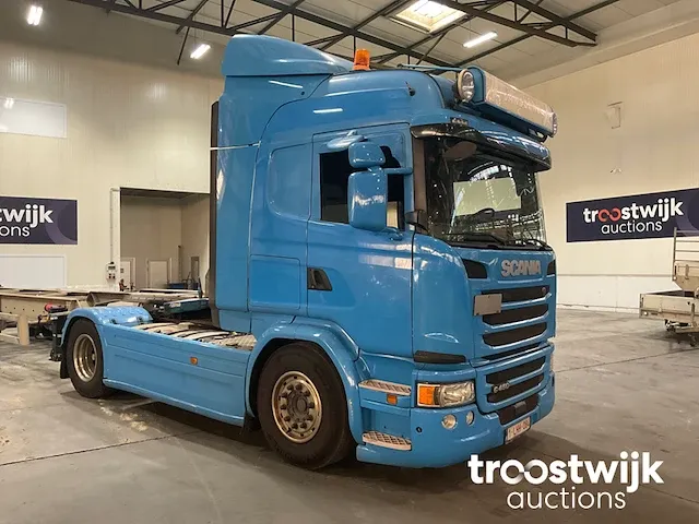Vrachtwagen trekker - afbeelding 9 van  15