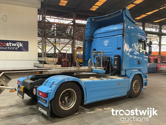 Vrachtwagen trekker - afbeelding 11 van  15