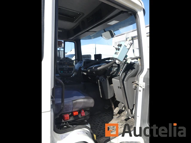 Vrachtwagen veegmachine volvo fl6h 11.99 (2005-91000) - afbeelding 22 van  30