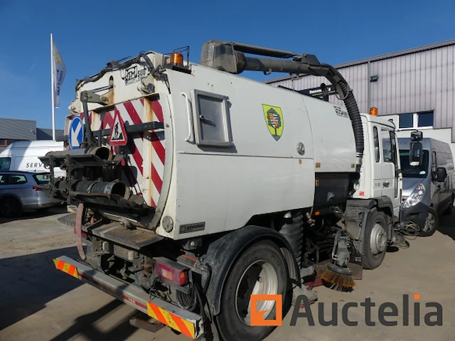 Vrachtwagen veegmachine volvo fl6h 11.99 (2005-91000) - afbeelding 25 van  30