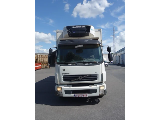 Vrachtwagen volvo - afbeelding 23 van  36