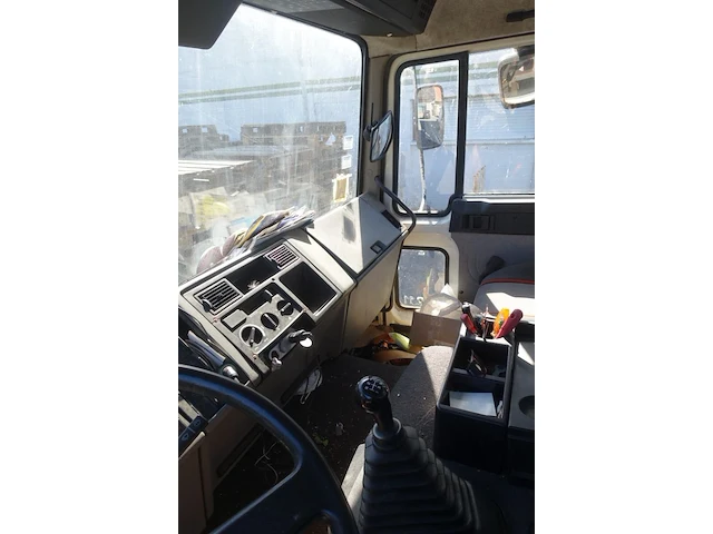 Vrachtwagen volvo - afbeelding 10 van  11