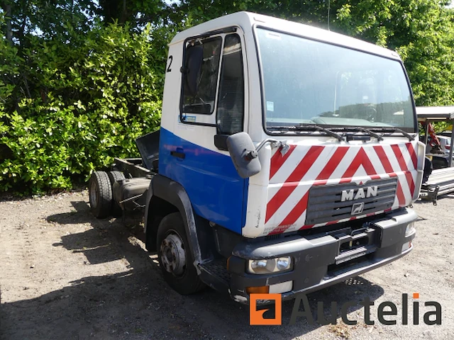 Vrachtwagen (voor onderdelen) man l2000 (2004-183.392 km) - afbeelding 12 van  21